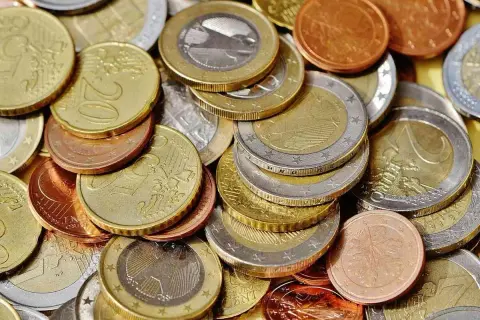 Zarobki w Media Expert: Ile zarobisz? Sprawdź stawki i benefity
